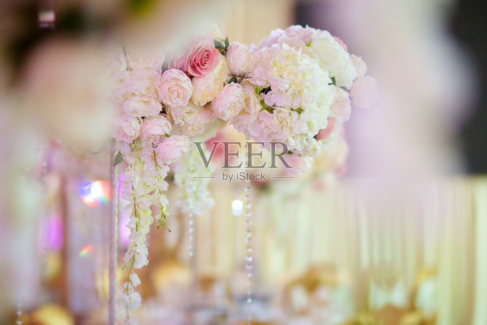 这幅作品是花匠用鲜花制成的照片摄影图片