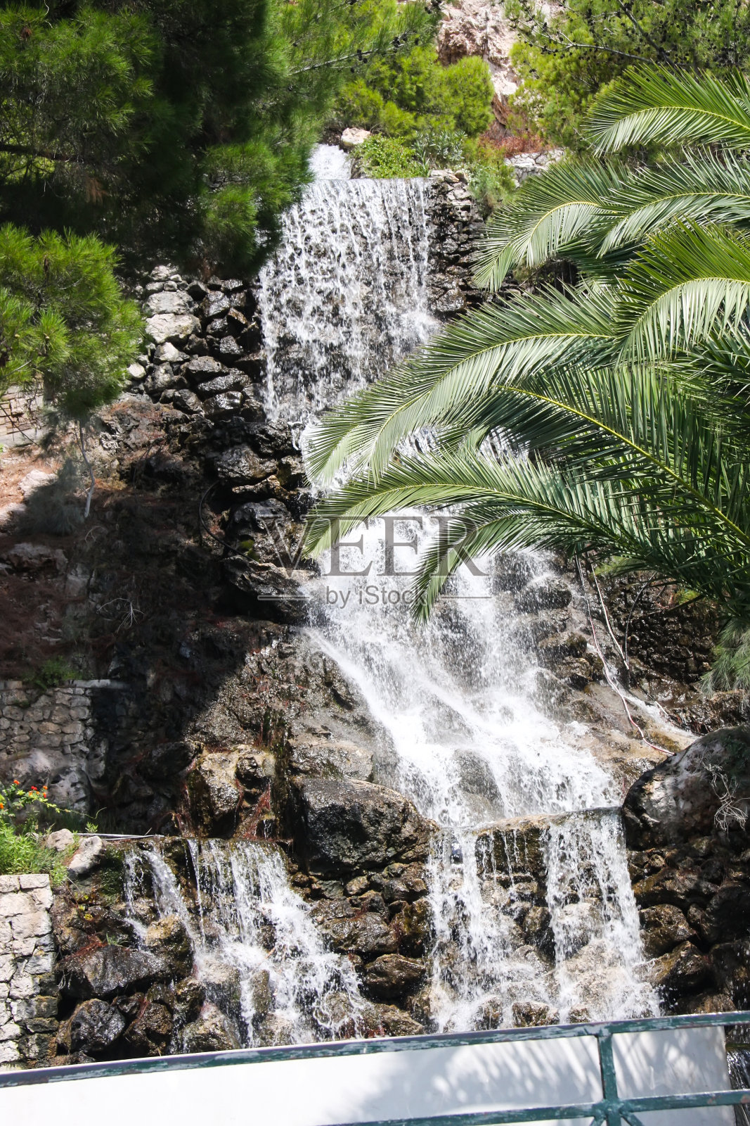 伯罗奔尼撒半岛上的Loutraki矿泉照片摄影图片