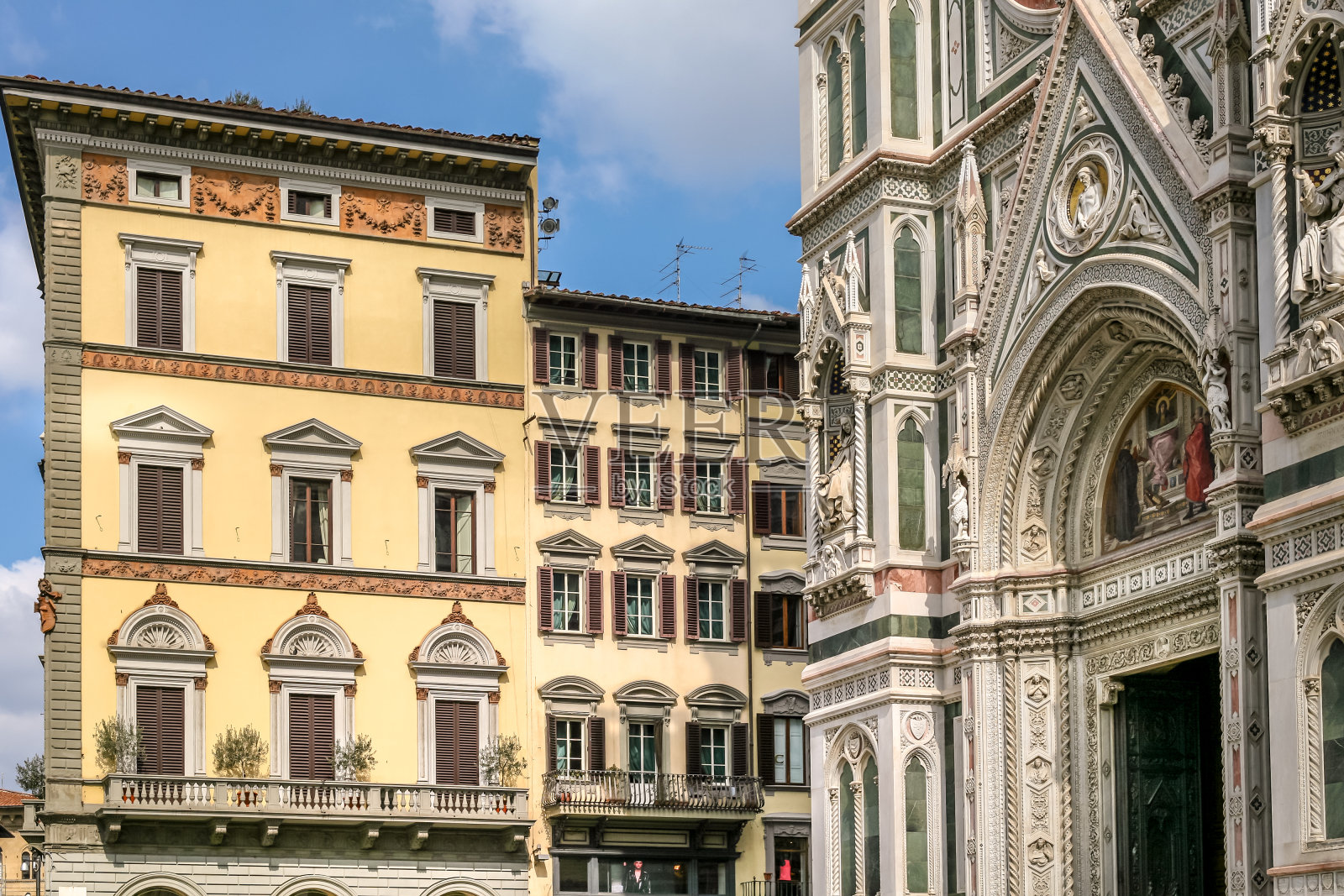 佛罗伦萨圣玛丽亚大教堂广场一瞥照片摄影图片