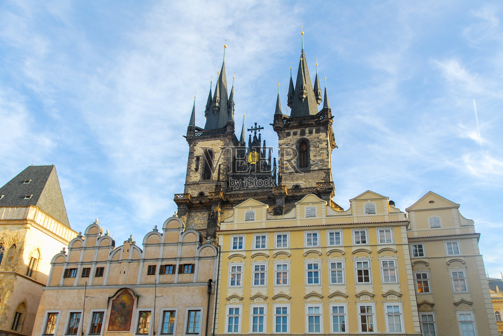 在泰恩之前的圣母教堂照片摄影图片