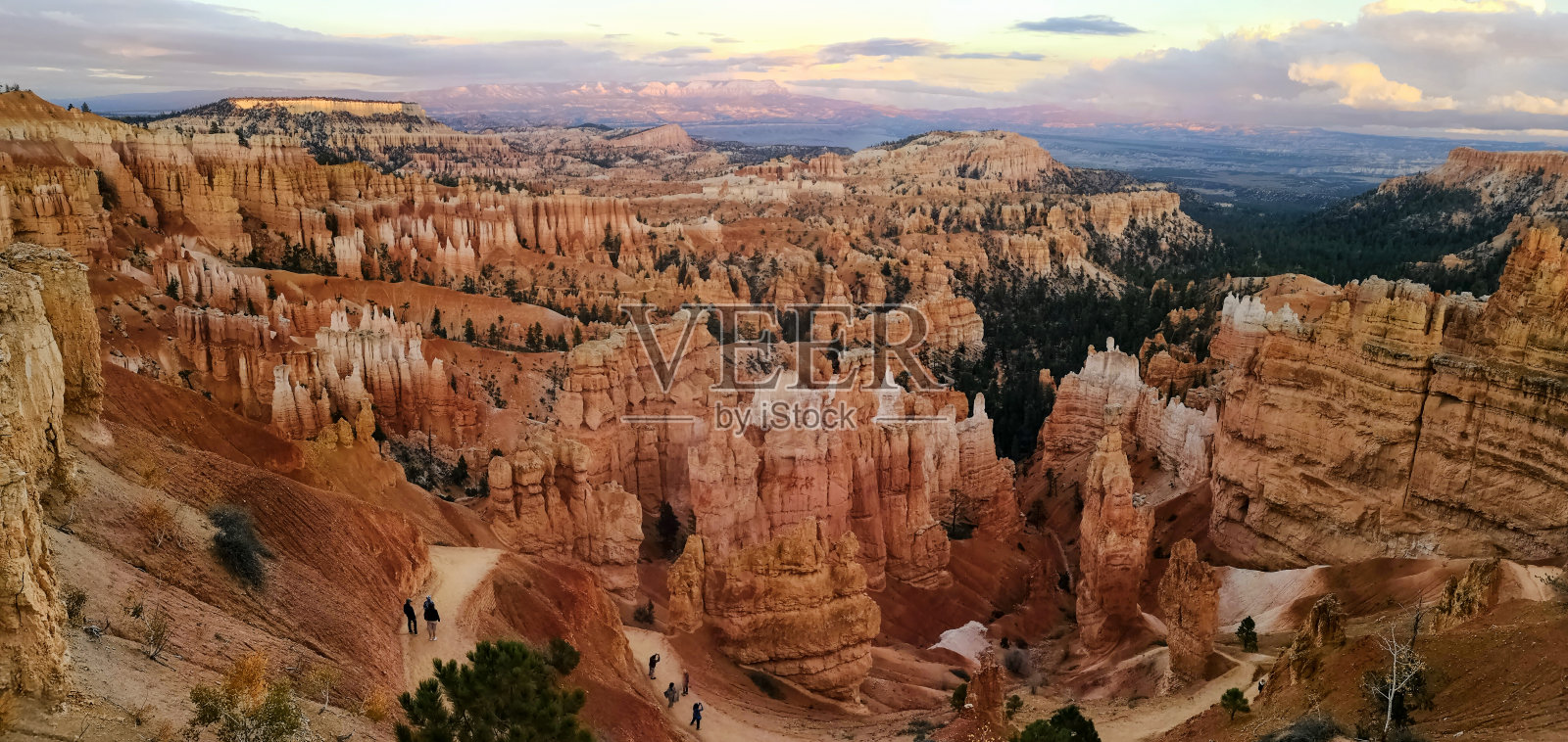 布莱斯峡谷国家公园的纳瓦霍小道照片摄影图片