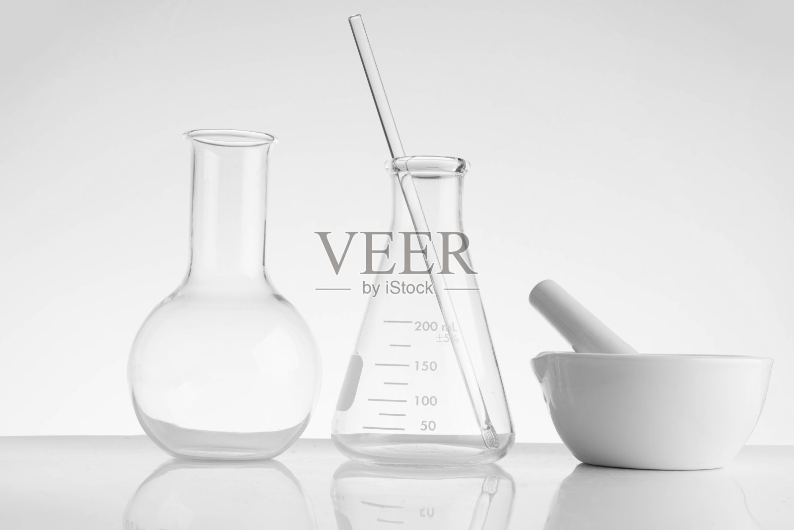 实验室玻璃器皿仪器为化学实验室提供逼真的空设备照片摄影图片