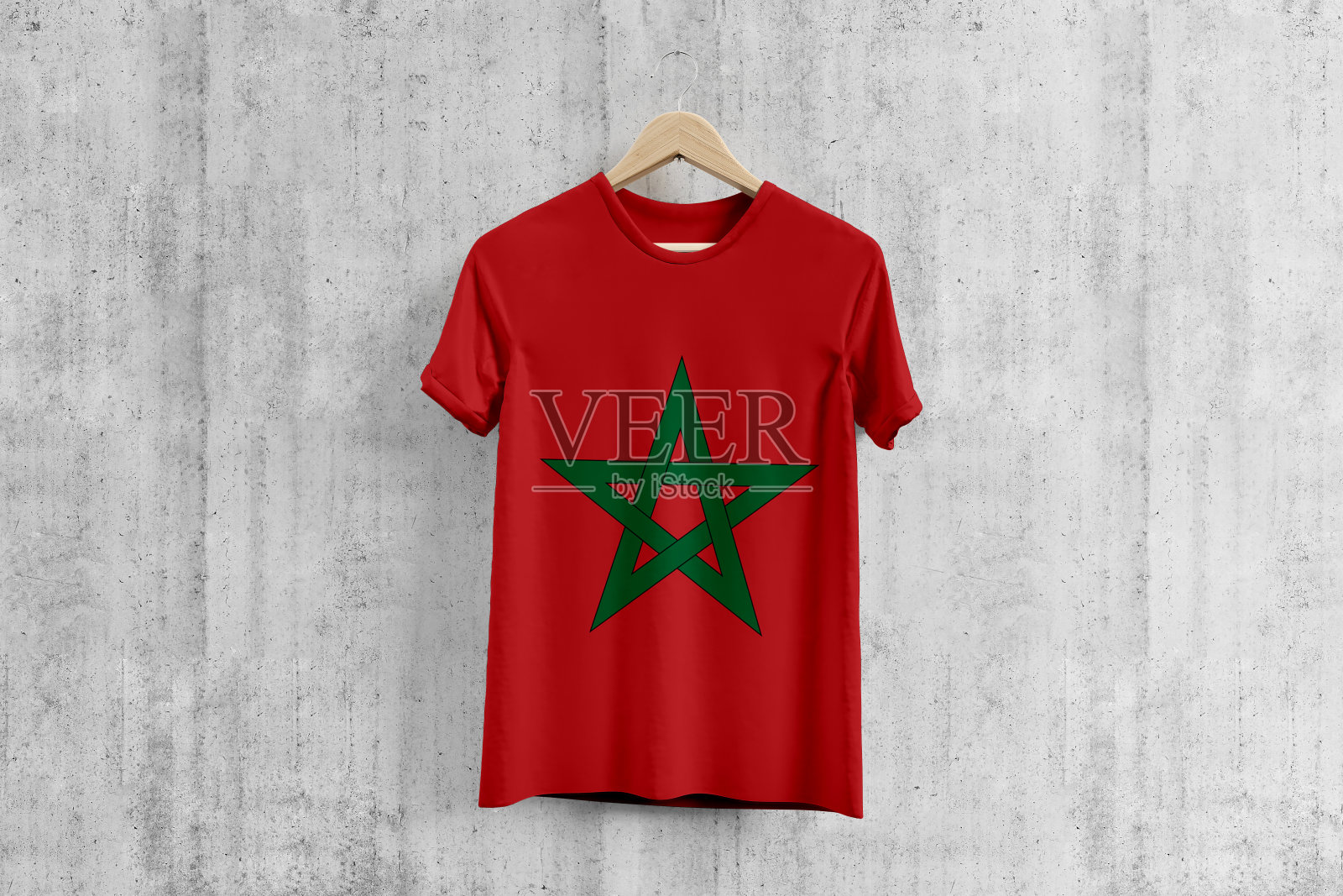 摩洛哥国旗t恤挂衣架，摩洛哥队服设计理念制作。国家穿。照片摄影图片