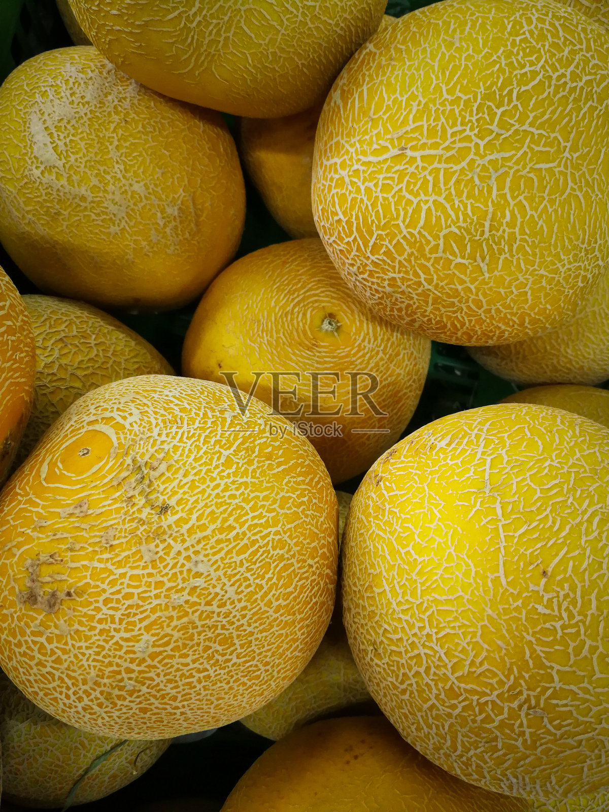 市场摊位上鲜美的新鲜瓜照片摄影图片