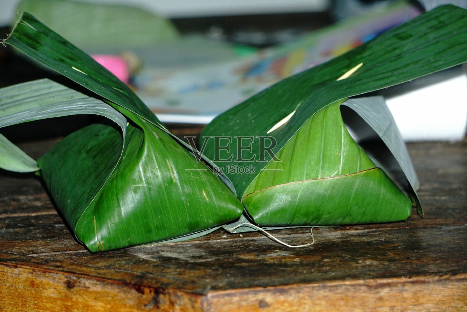 家常菜正宗的食物，用香蕉叶包裹的食物。Lampang泰国照片摄影图片