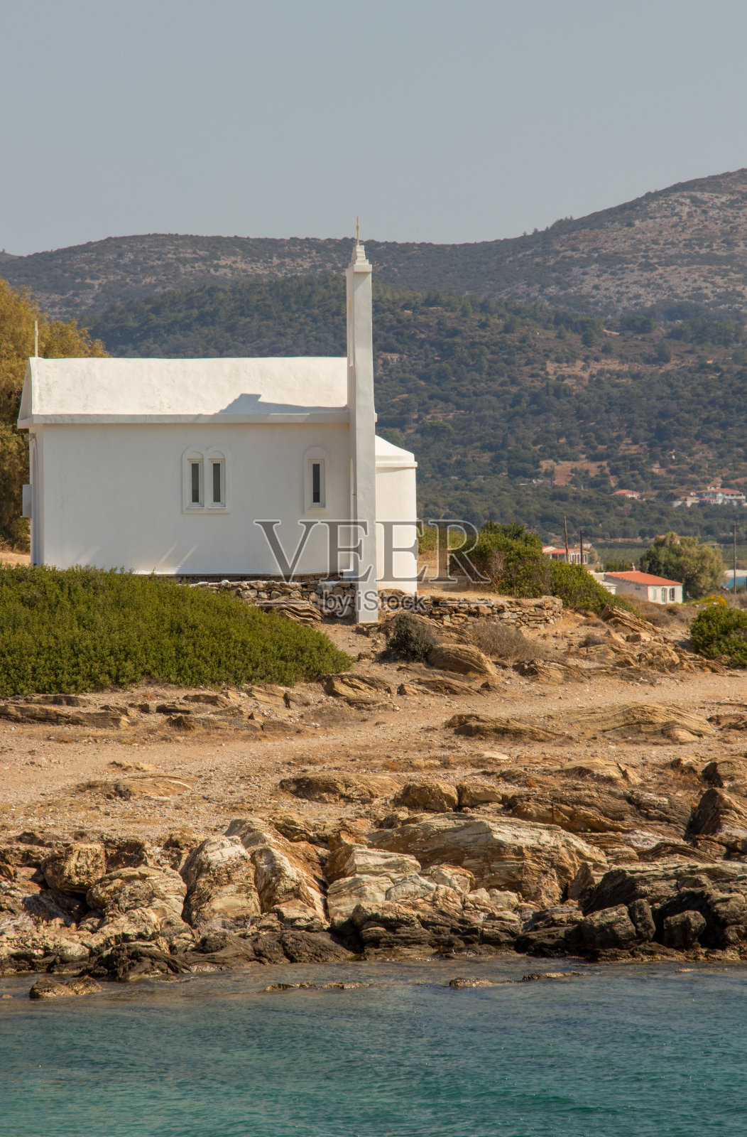 靠近萨摩斯岛的白色教堂照片摄影图片