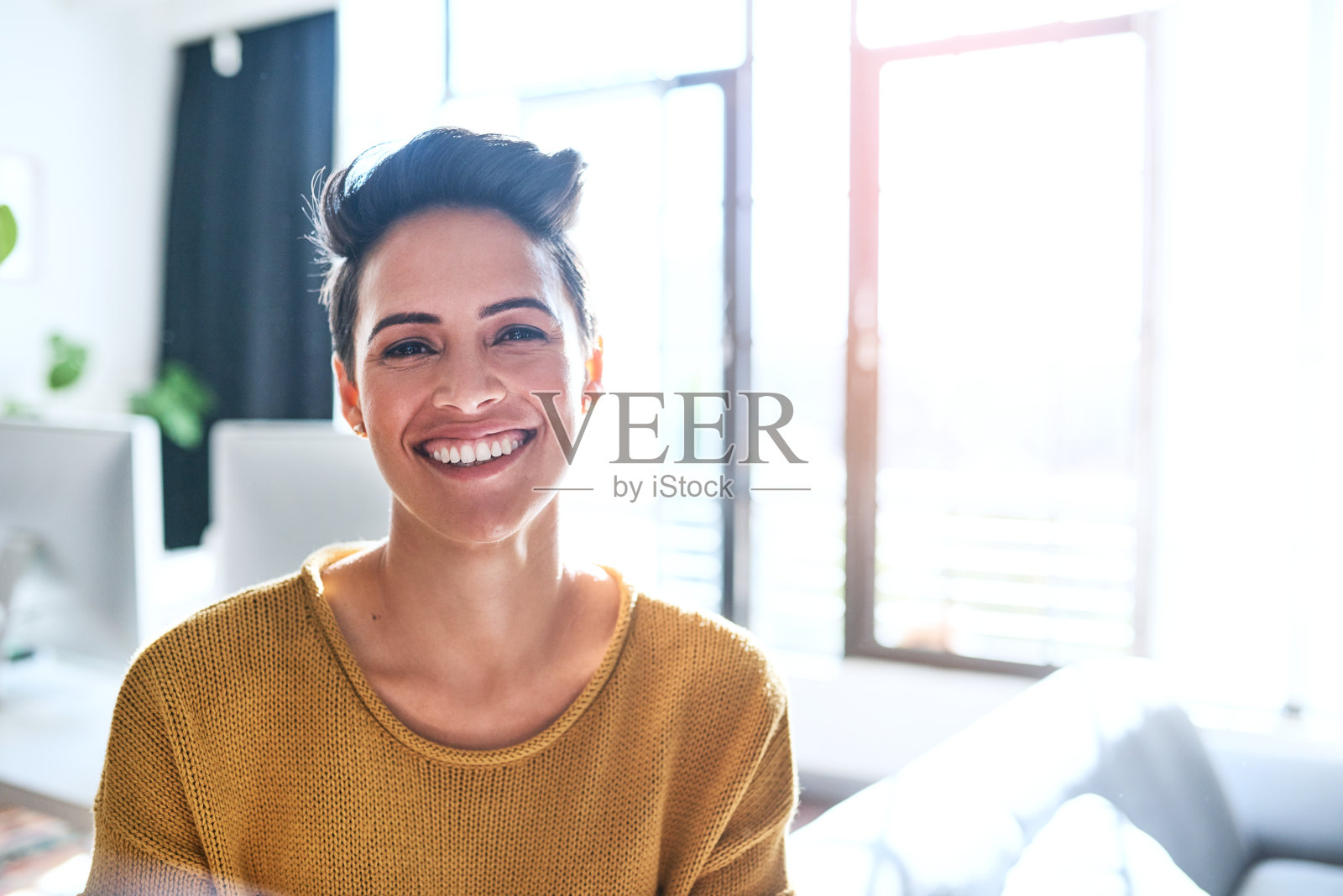 我找到了一家非常适合我的公司照片摄影图片