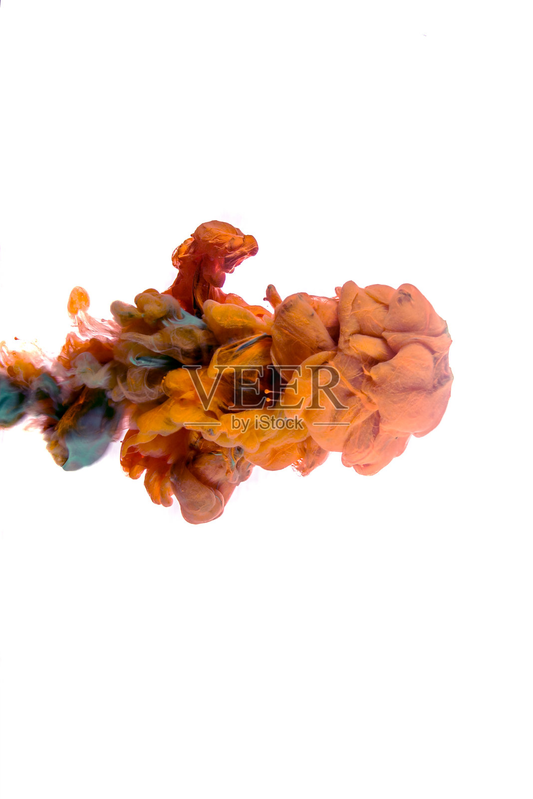 丙烯酸颜料和油墨在水中。抽象的背景帧。孤立在白色的。照片摄影图片