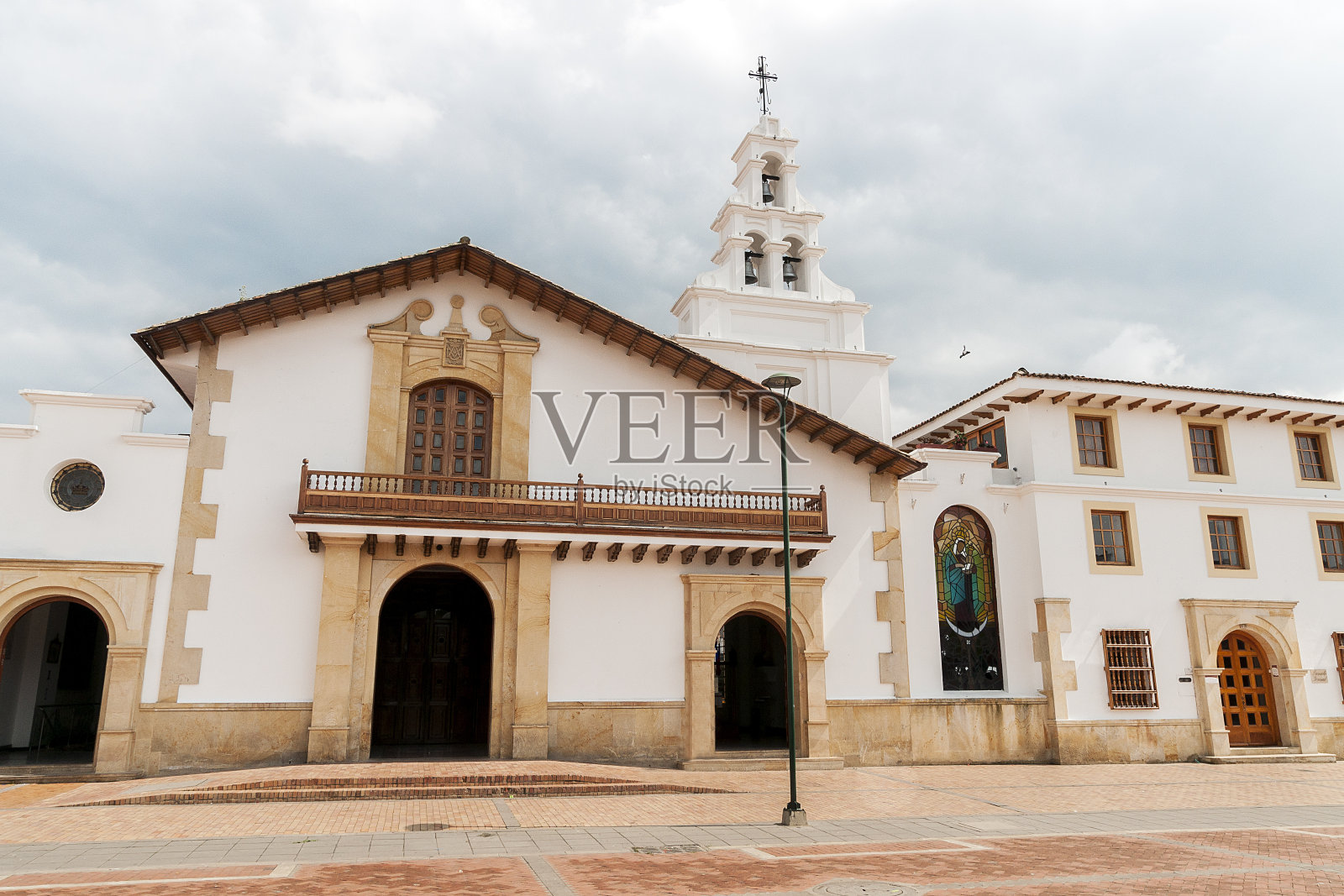 翻新教堂正面Chiquinquirá -哥伦比亚照片摄影图片