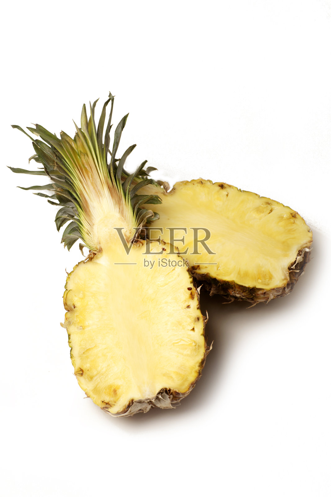 白色背景上的成熟菠萝照片摄影图片