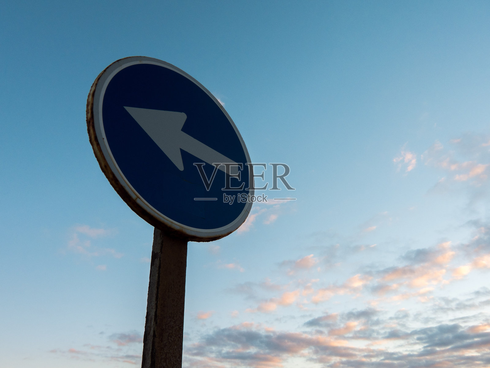 日落时的彩云照片摄影图片