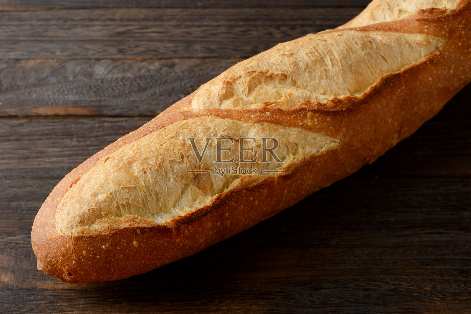 Batard。一种法式面包。照片摄影图片