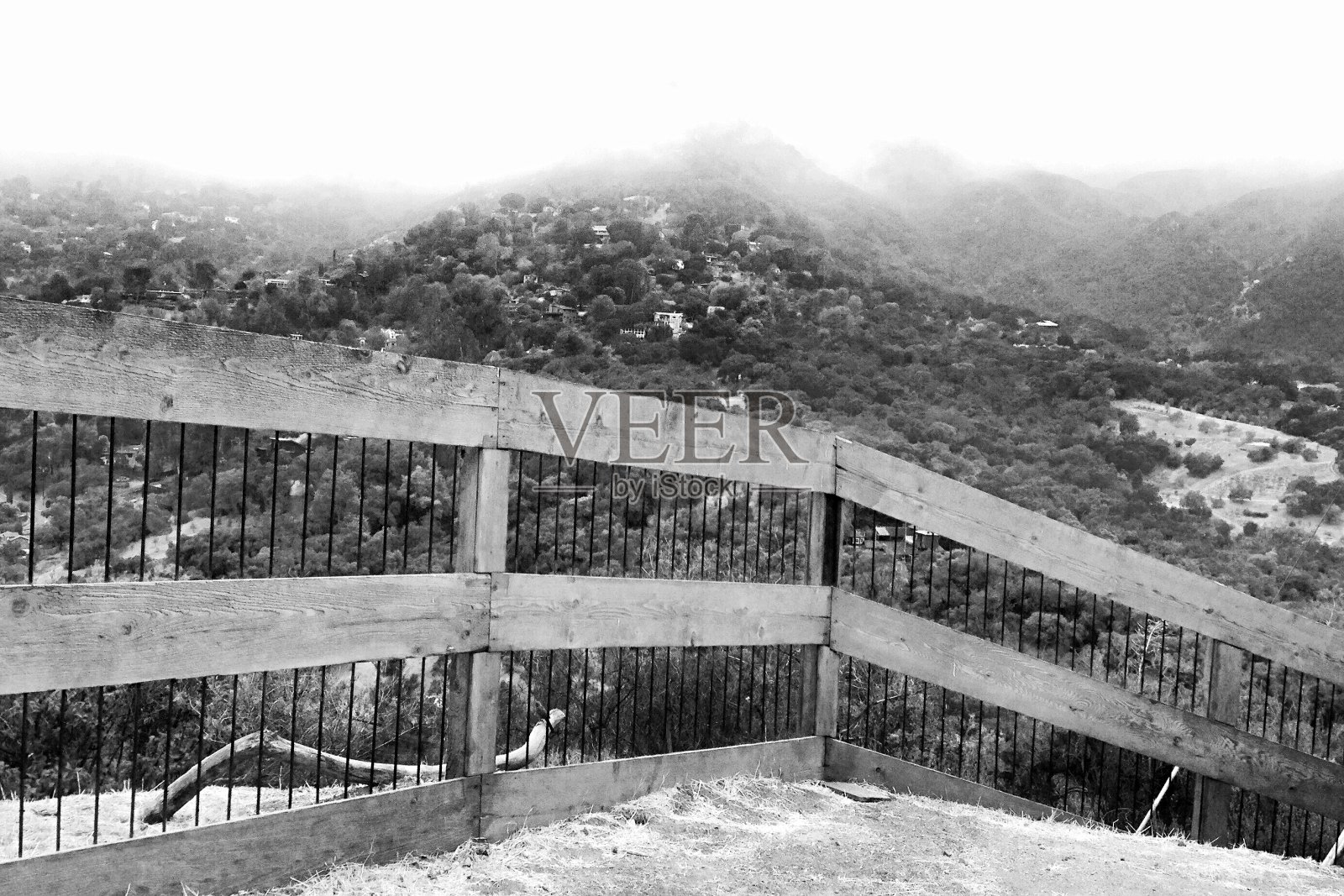 篱笆和山脉在大多数照片摄影图片