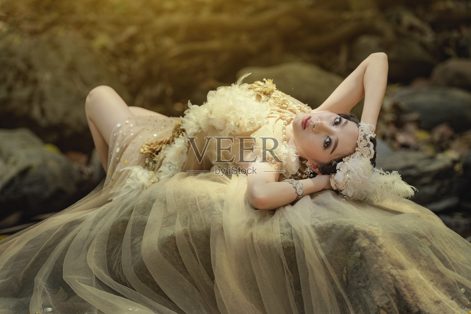 漂亮的亚洲女孩照片摄影图片