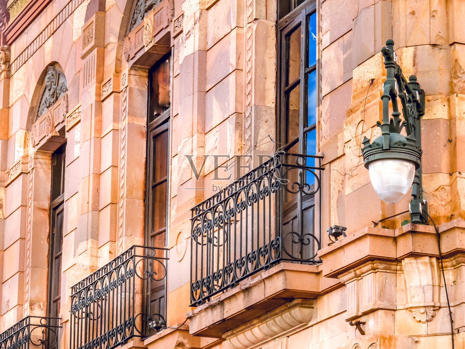 墨西哥萨卡特卡斯市中心的一座历史建筑的细节照片摄影图片