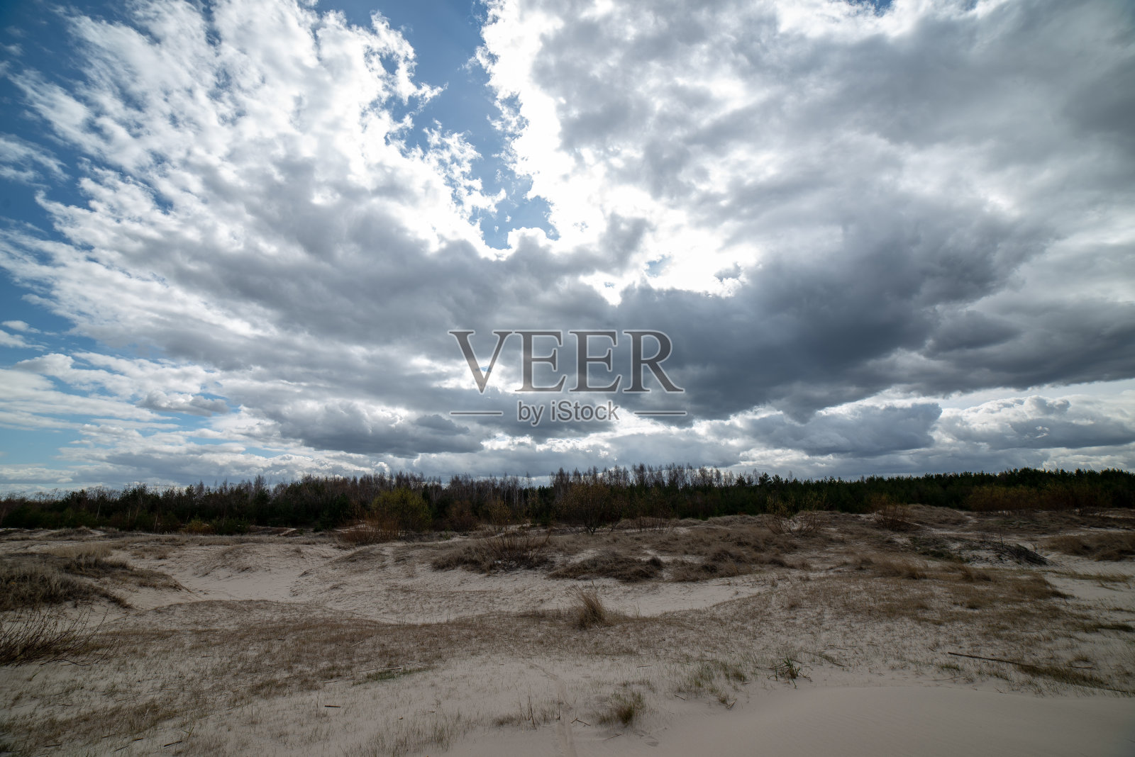 海边空荡荡的沙滩照片摄影图片