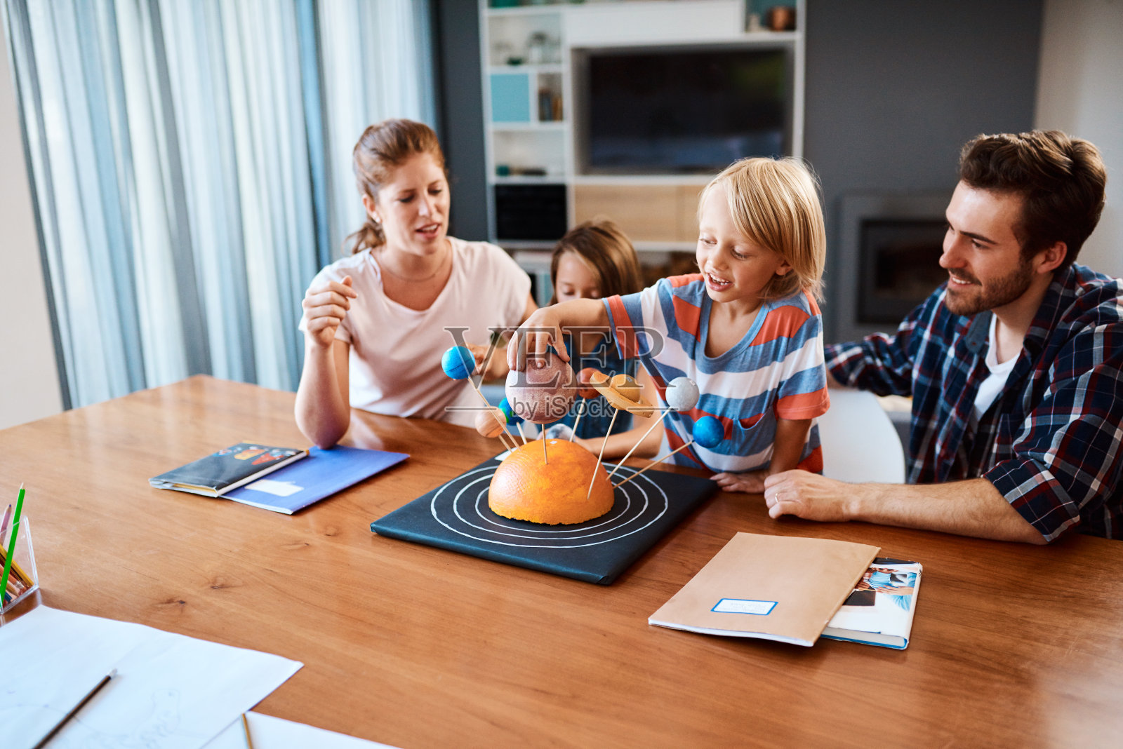 他掌控着整个世界照片摄影图片