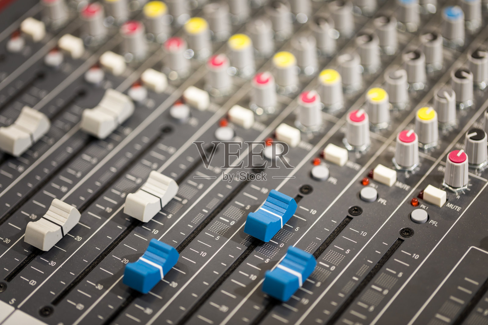 录音师特写照片摄影图片