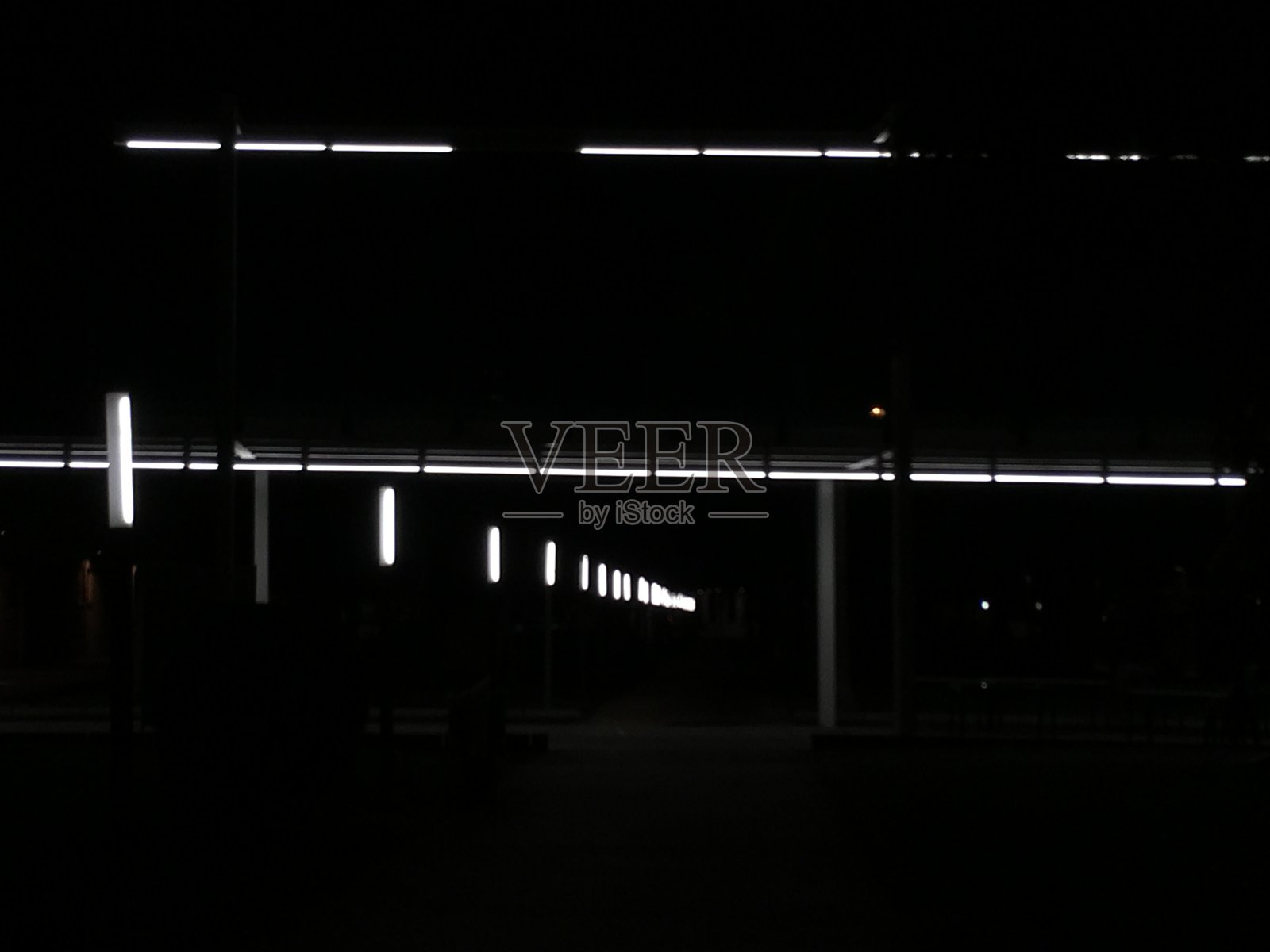 光明/黑暗照片摄影图片