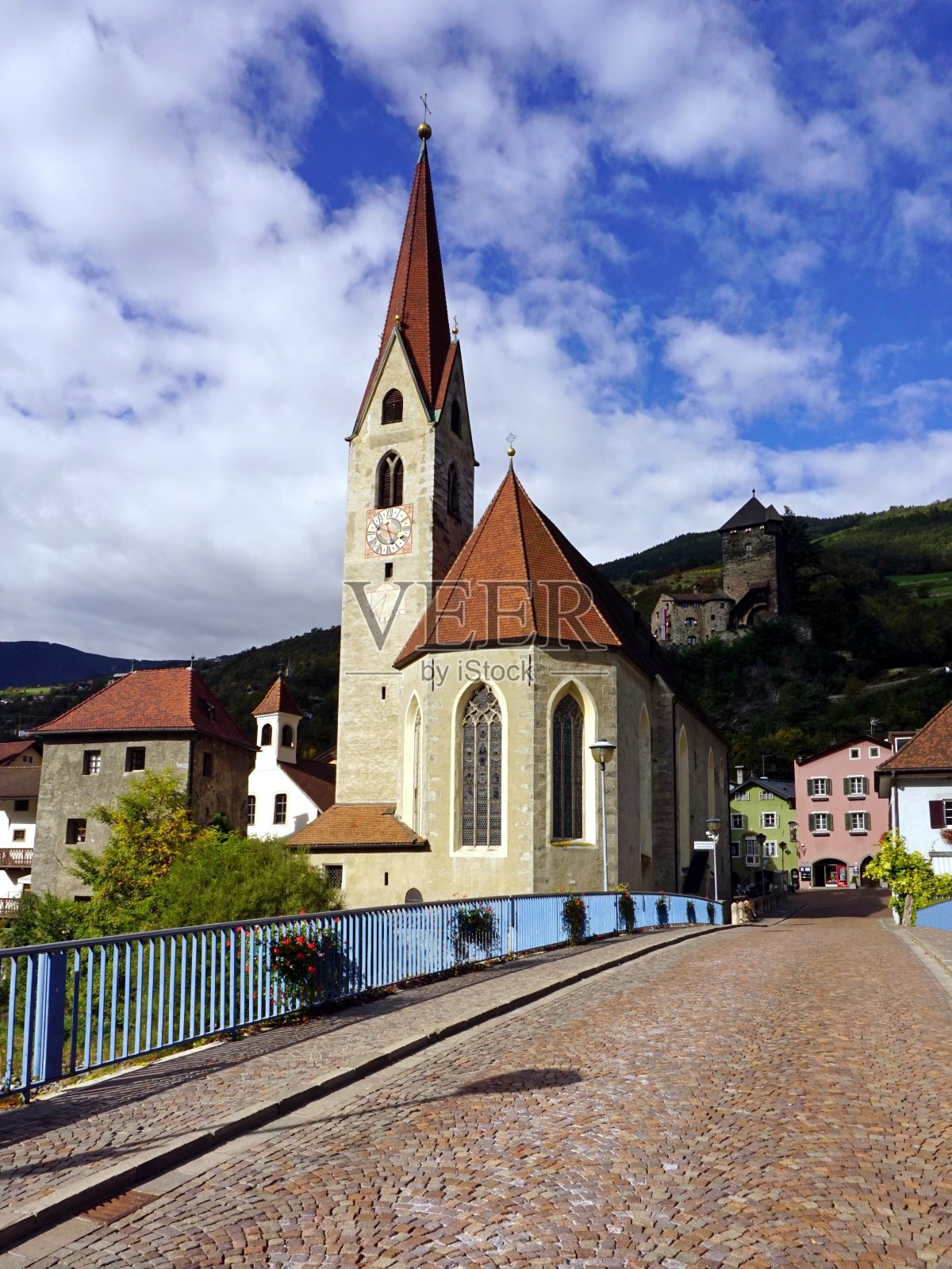 圣安德烈教堂克劳森(基萨)，南蒂罗尔，意大利照片摄影图片