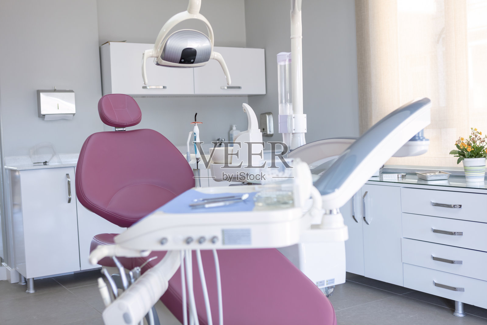 现代牙科椎体- 4K照片摄影图片