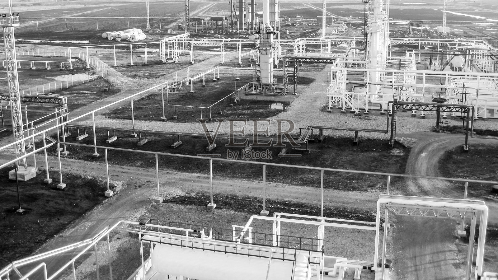 炼油厂。初级油精炼设备照片摄影图片