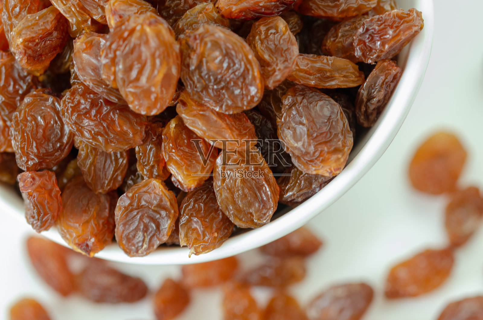 碗里放干葡萄干照片摄影图片