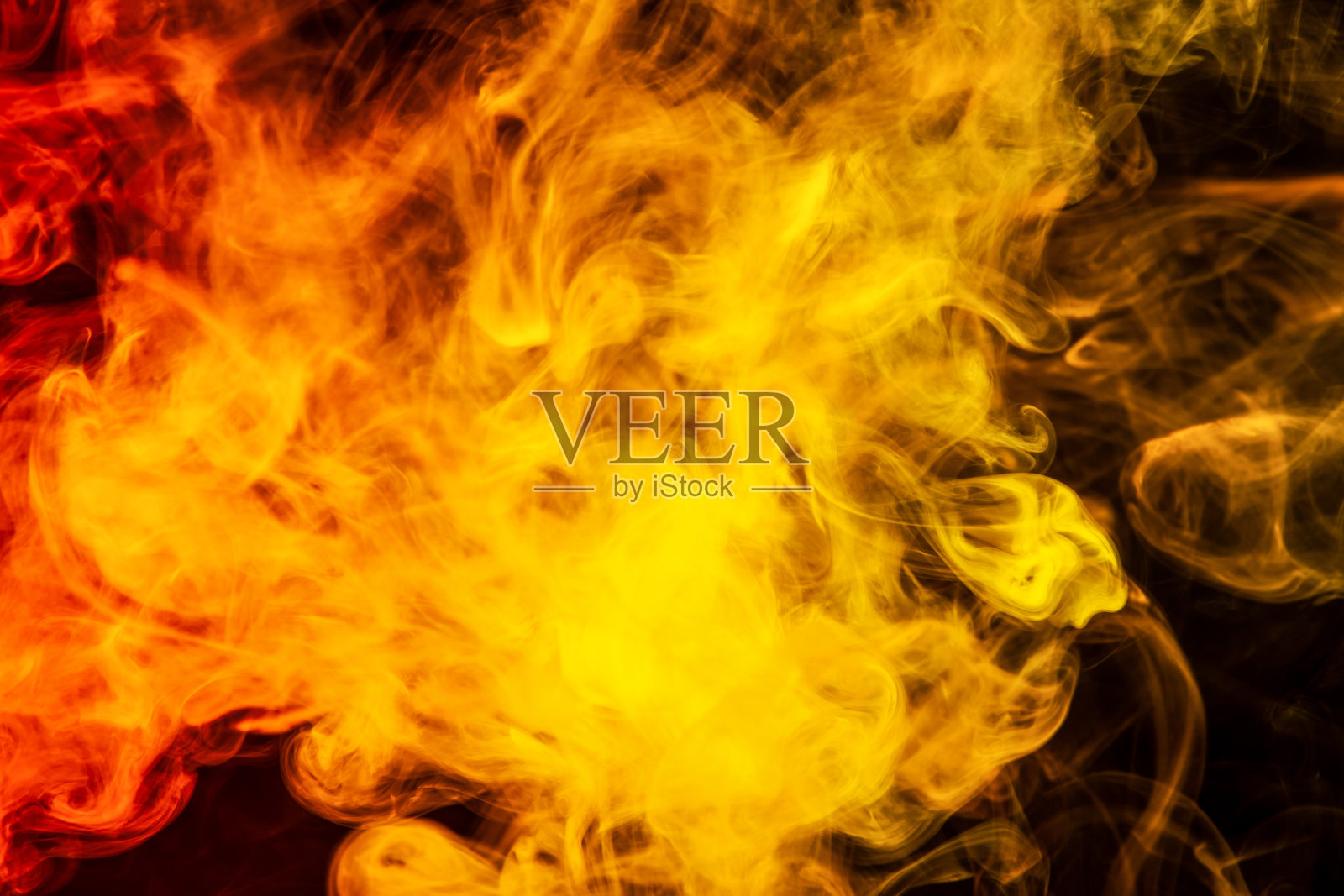 密集的彩色的烟照片摄影图片