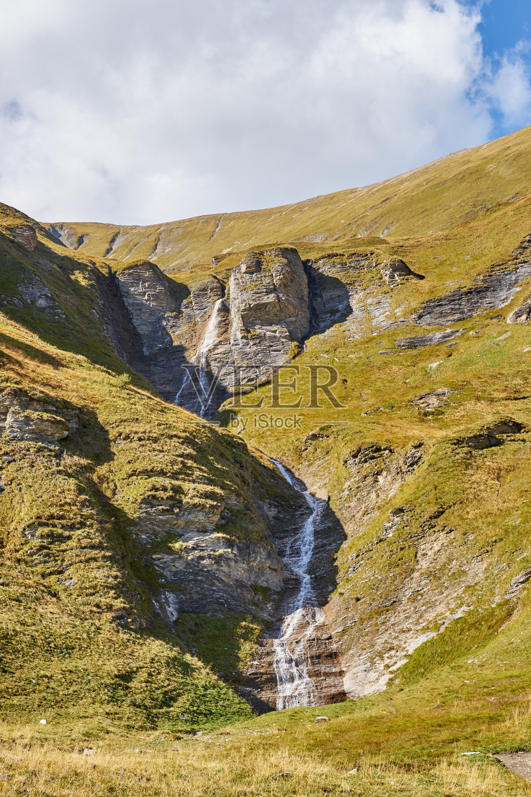 在“Weitental”山谷徒步旅行照片摄影图片