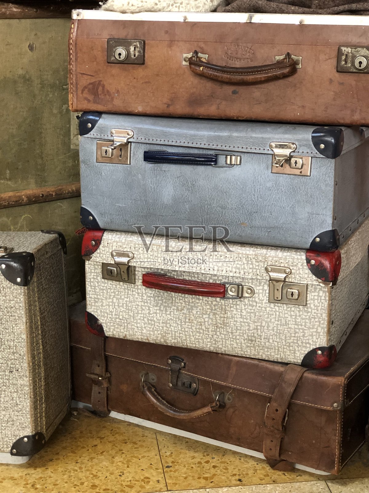 静物-复古行李箱照片摄影图片