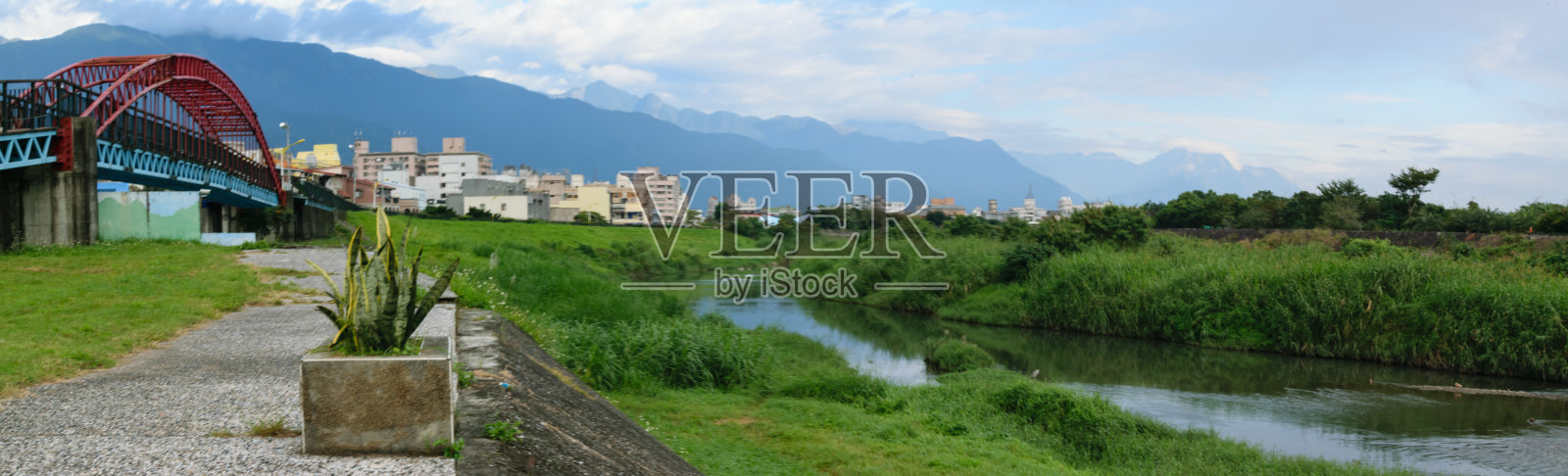 台湾花莲市区全景照片摄影图片