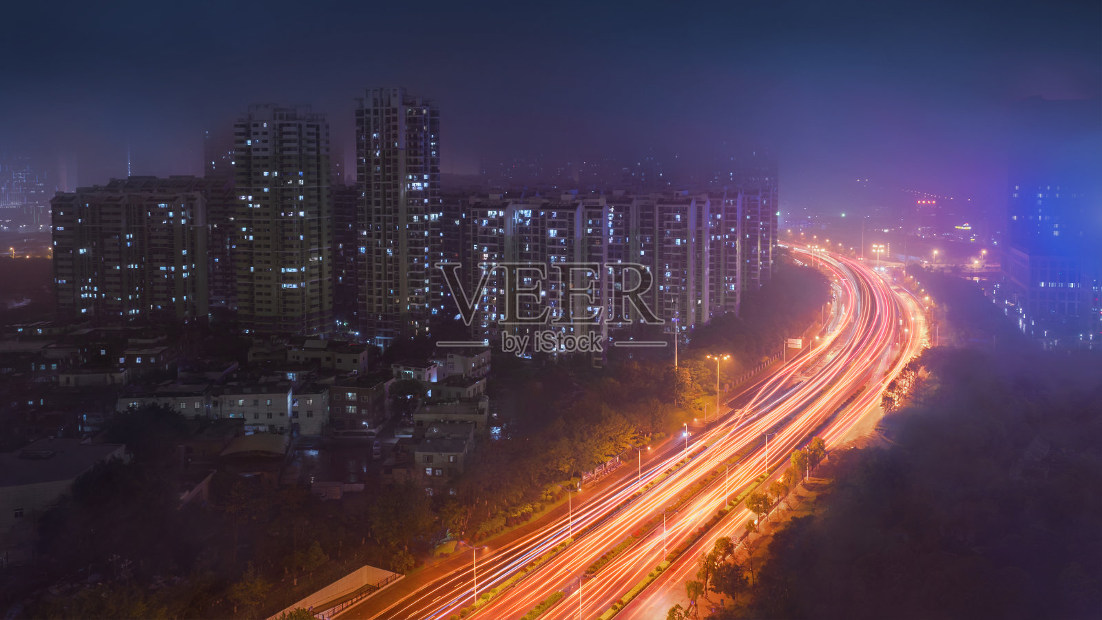 现代城市具有无线网络连接的概念照片摄影图片