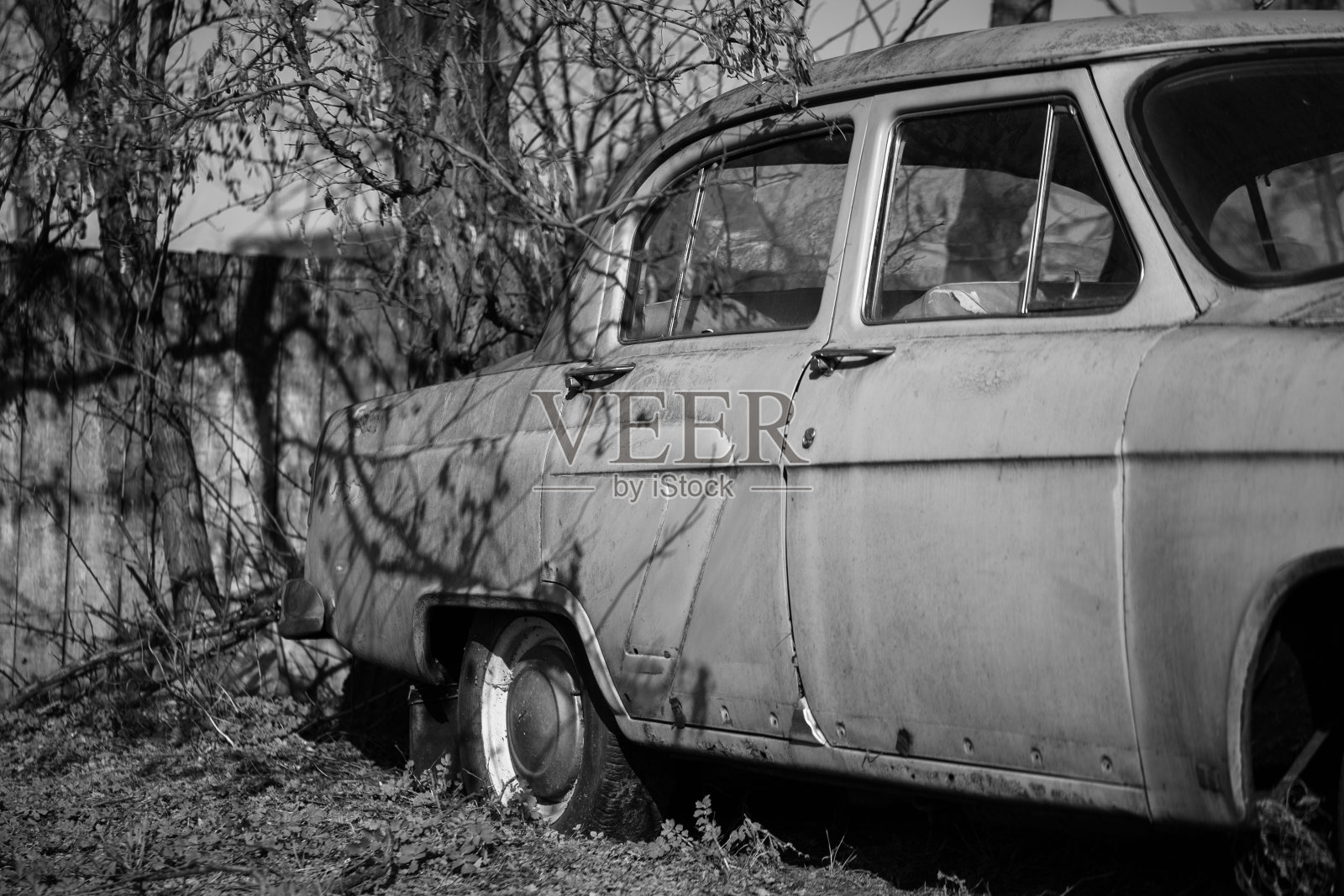 村里一辆旧车的照片照片摄影图片