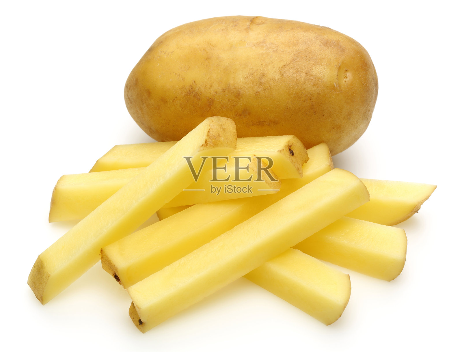 新鲜的土豆与切片孤立在白色照片摄影图片