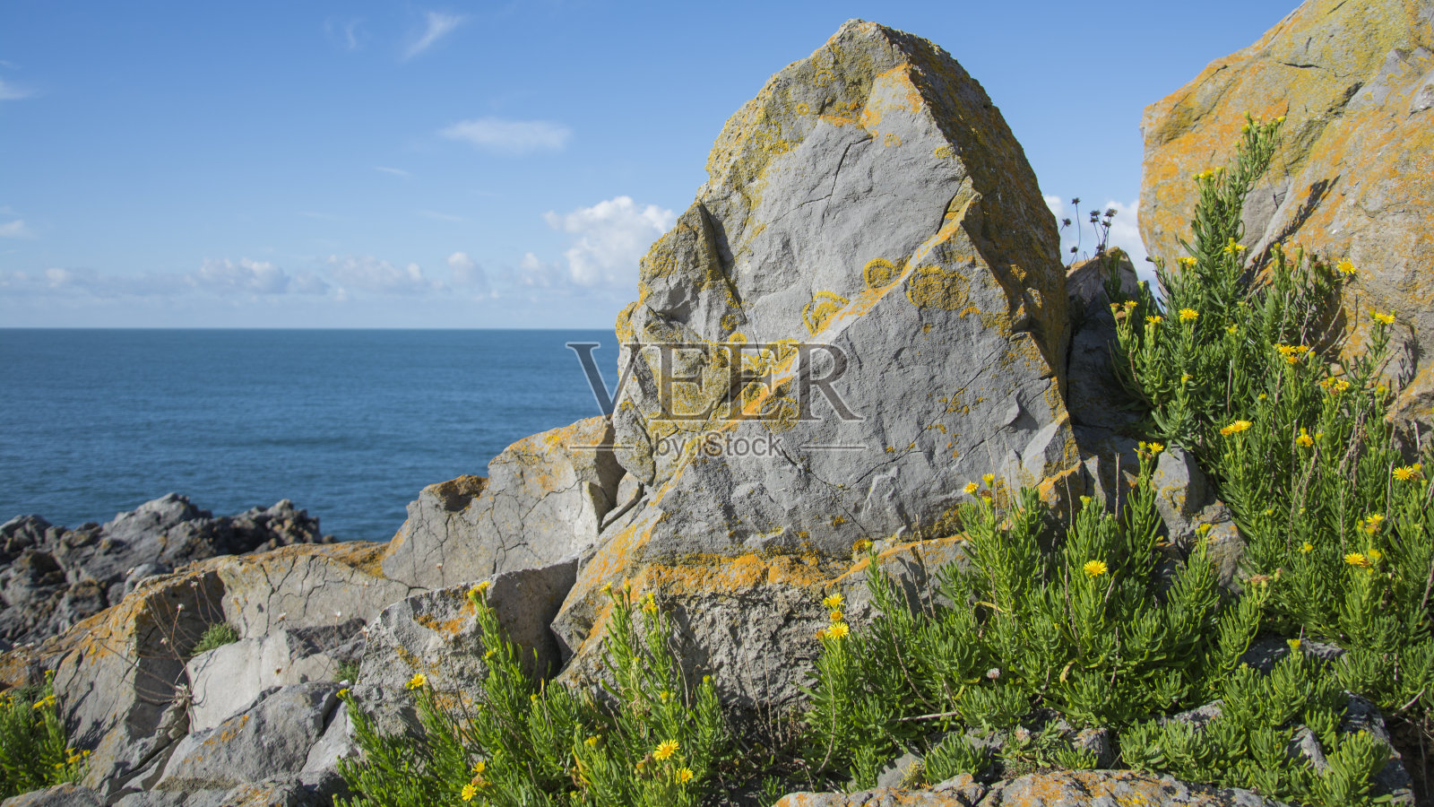 堆栈岩石和威尔士的绿桥照片摄影图片