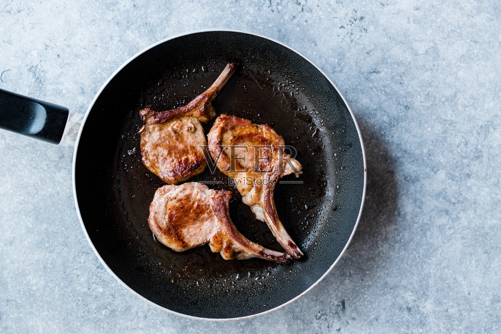 煎羊排。烤,炒照片摄影图片