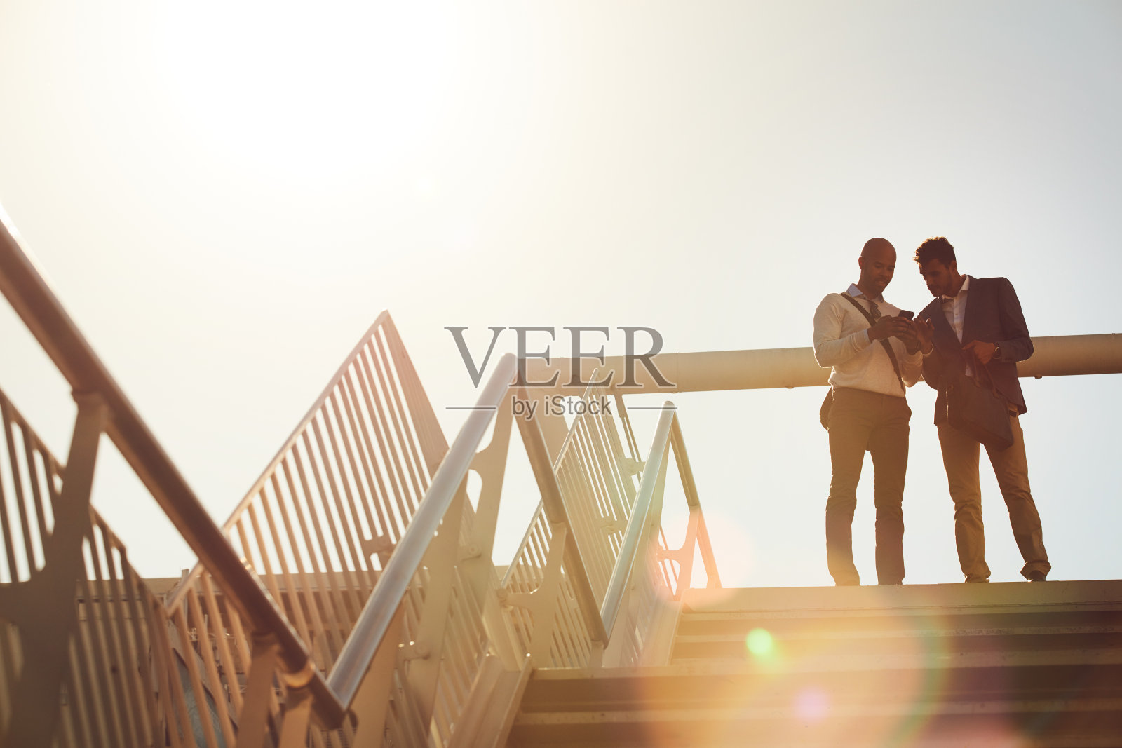 与其他商人建立关系网照片摄影图片