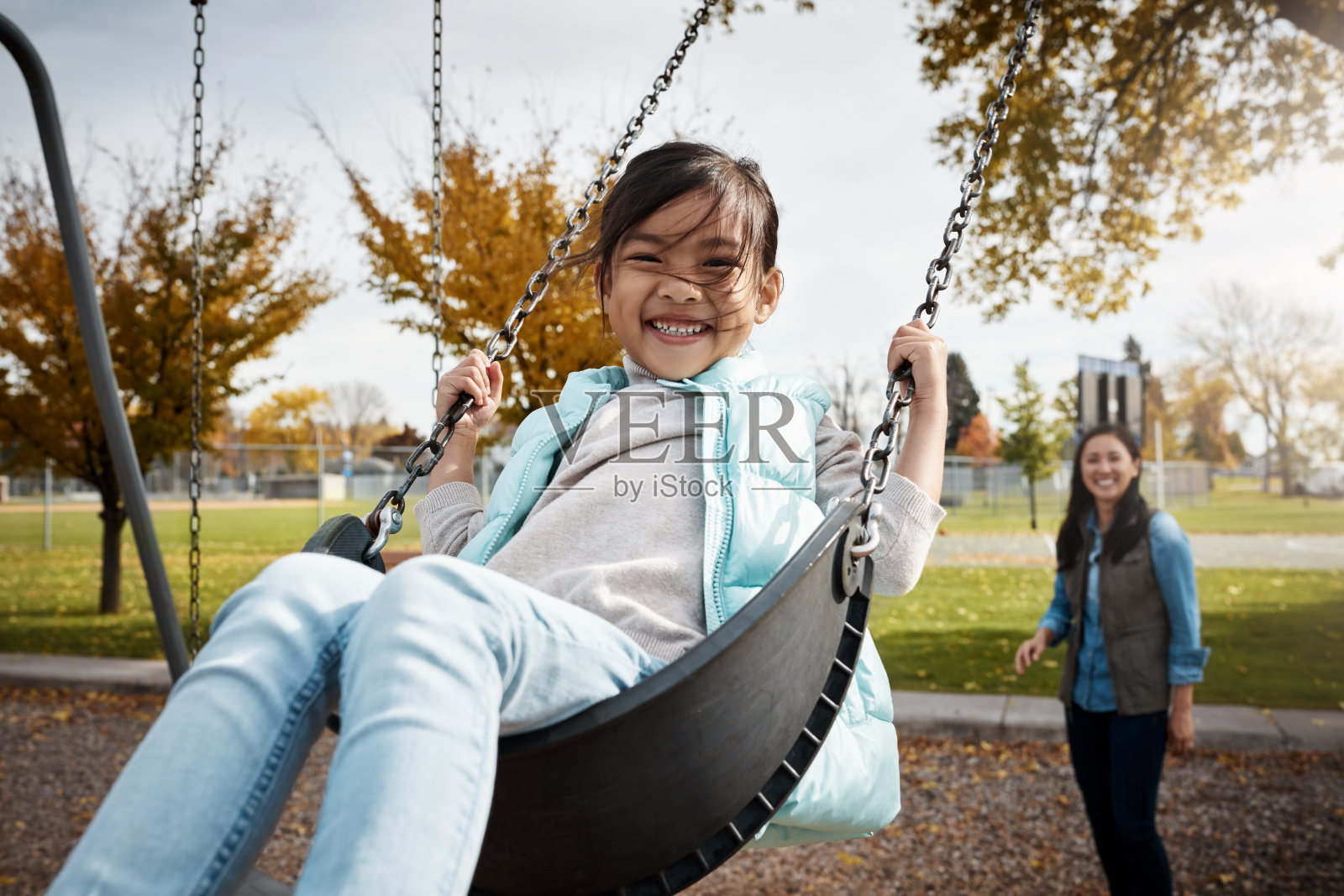 幸福就是在公园里过一天照片摄影图片