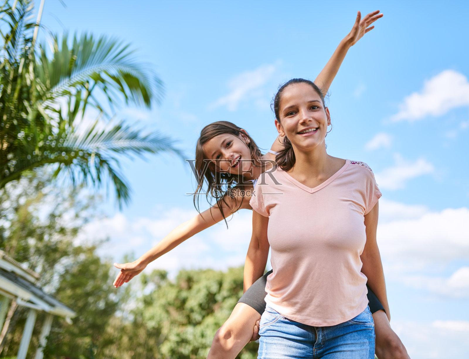 看，妈妈，别用手!照片摄影图片