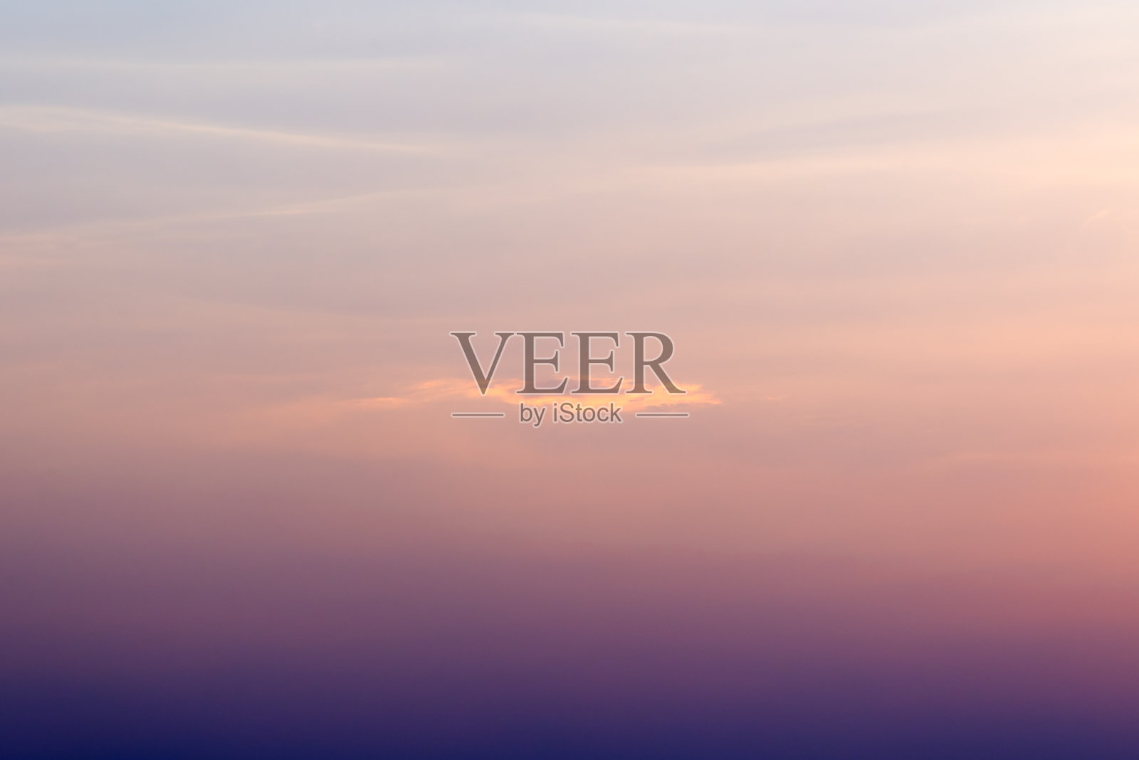 戏剧性的日落天空与复制空间照片摄影图片