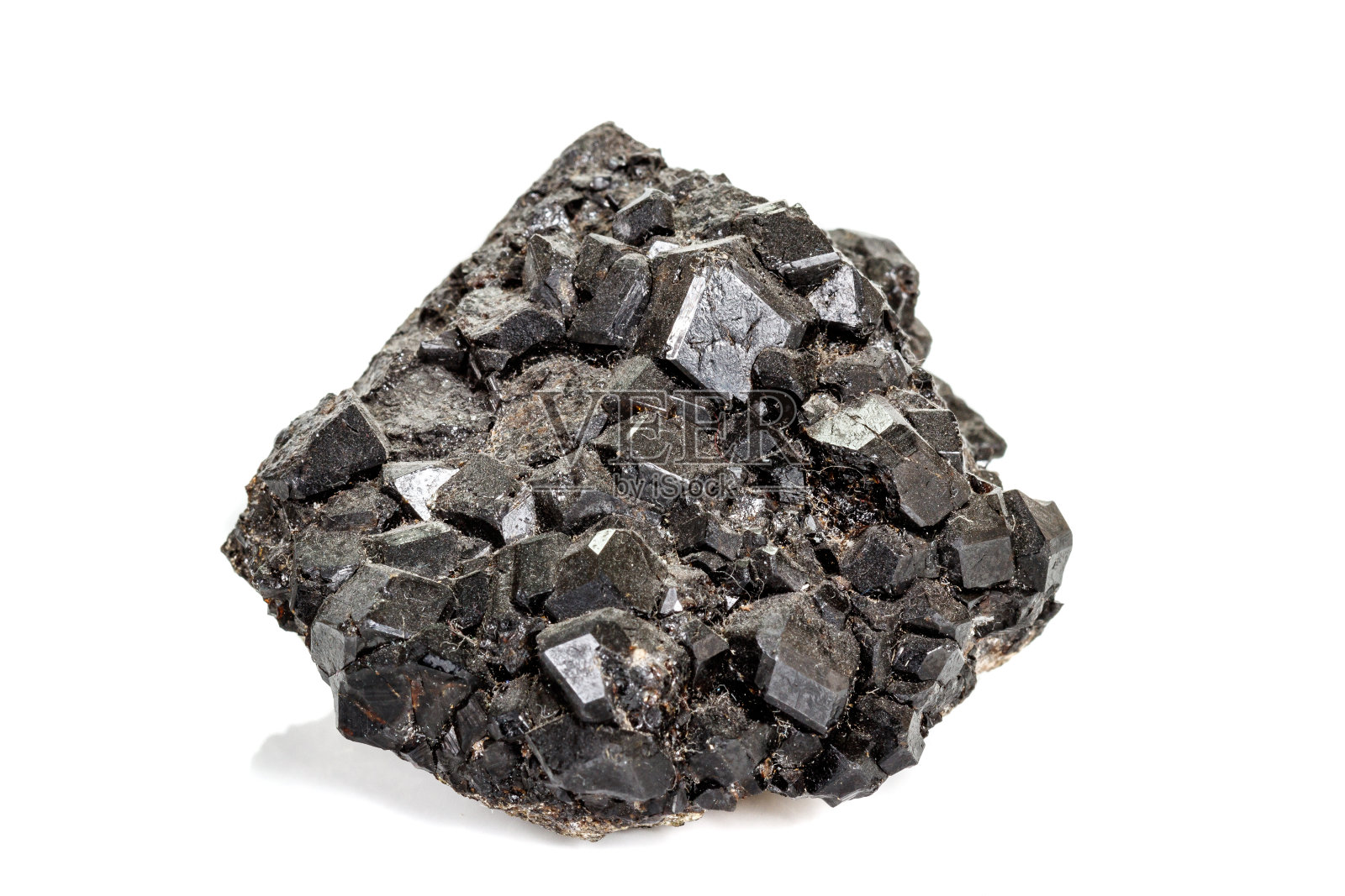 在白色背景上的宏石矿物黑云母照片摄影图片