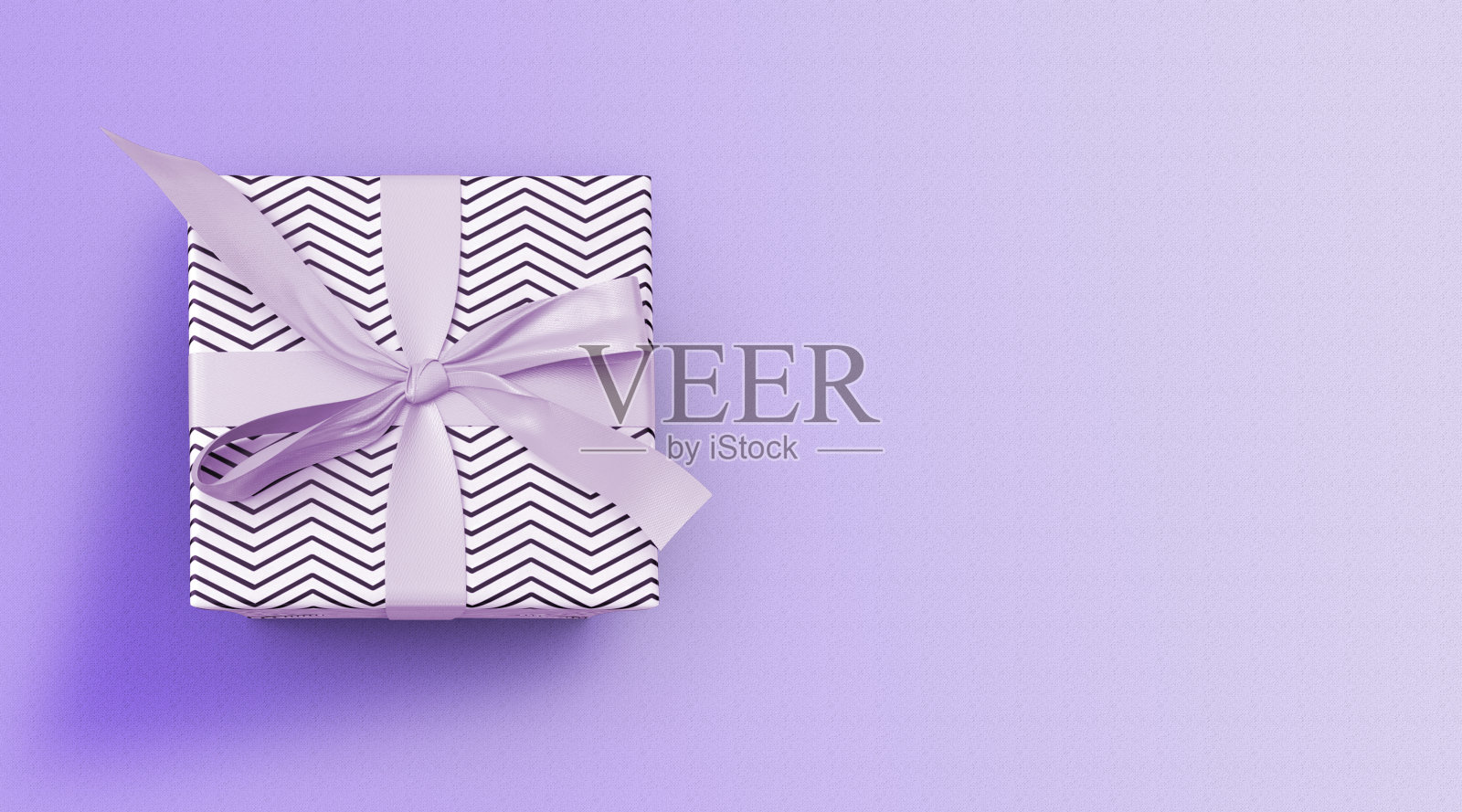 礼盒上的彩色图案背景与大的复制空间照片摄影图片