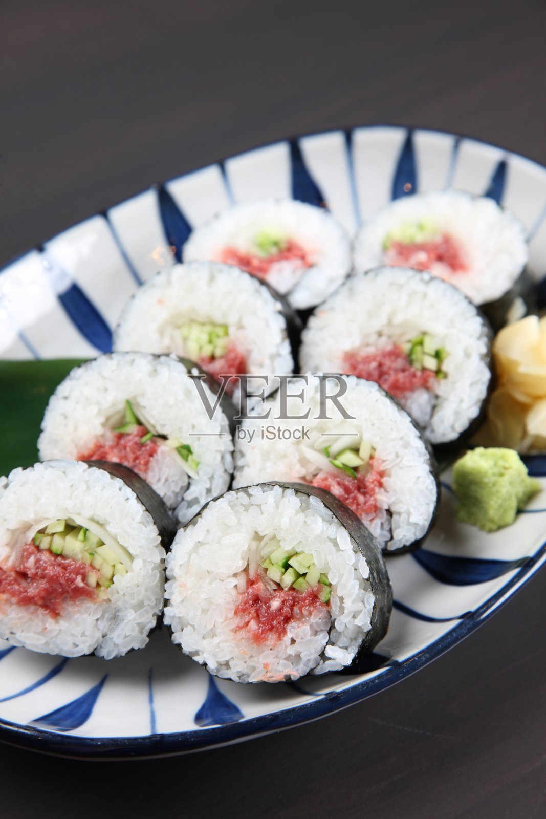 酸梅黄瓜卷照片摄影图片