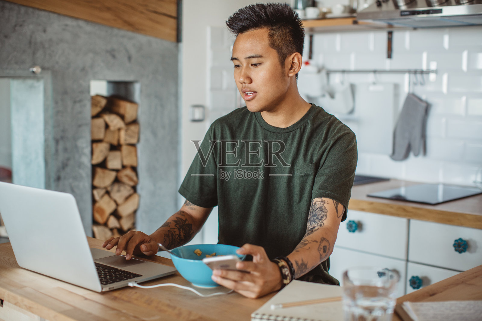 艰苦的工作需要照片摄影图片