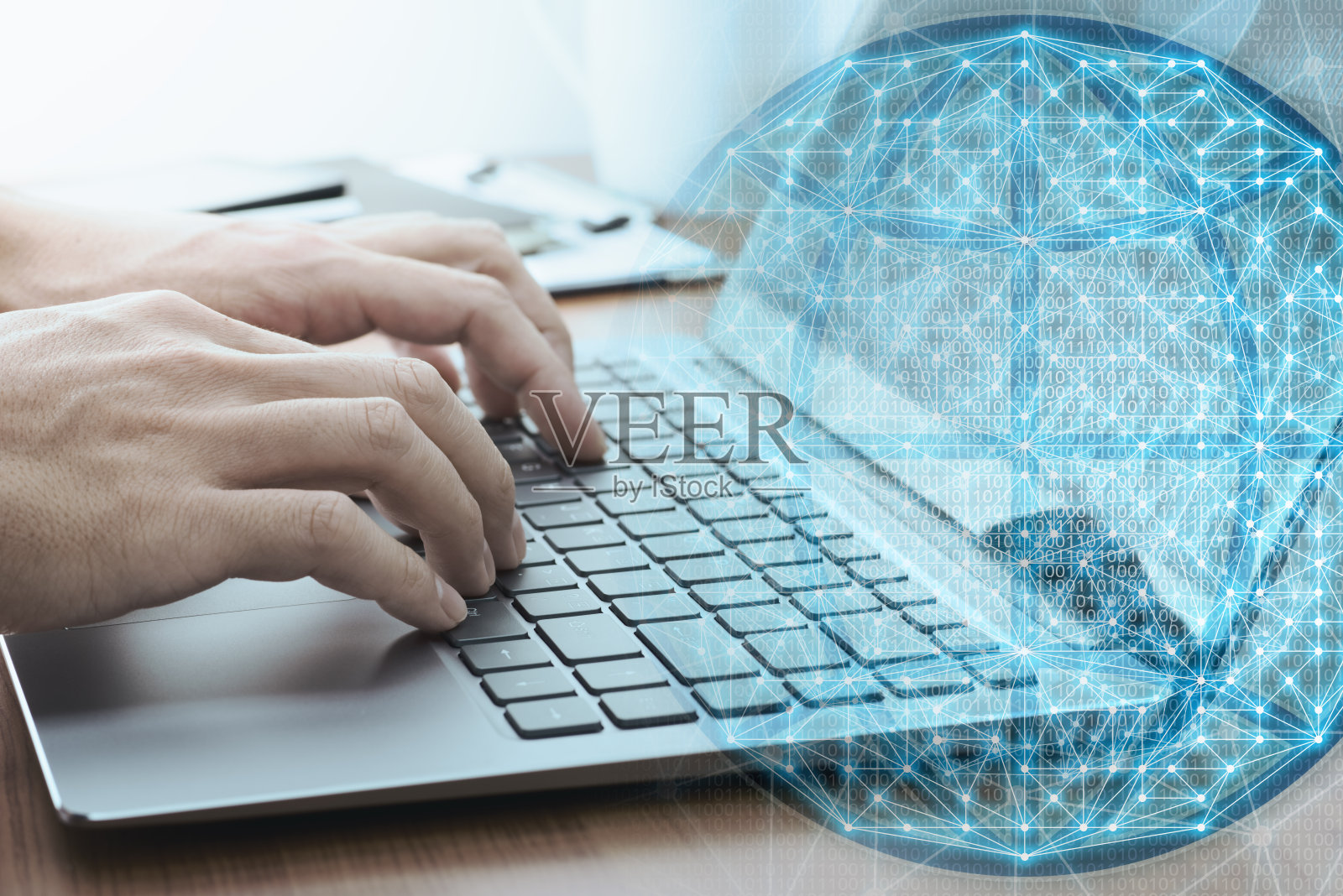 全球网络数据概念。分析大数据的商人。照片摄影图片