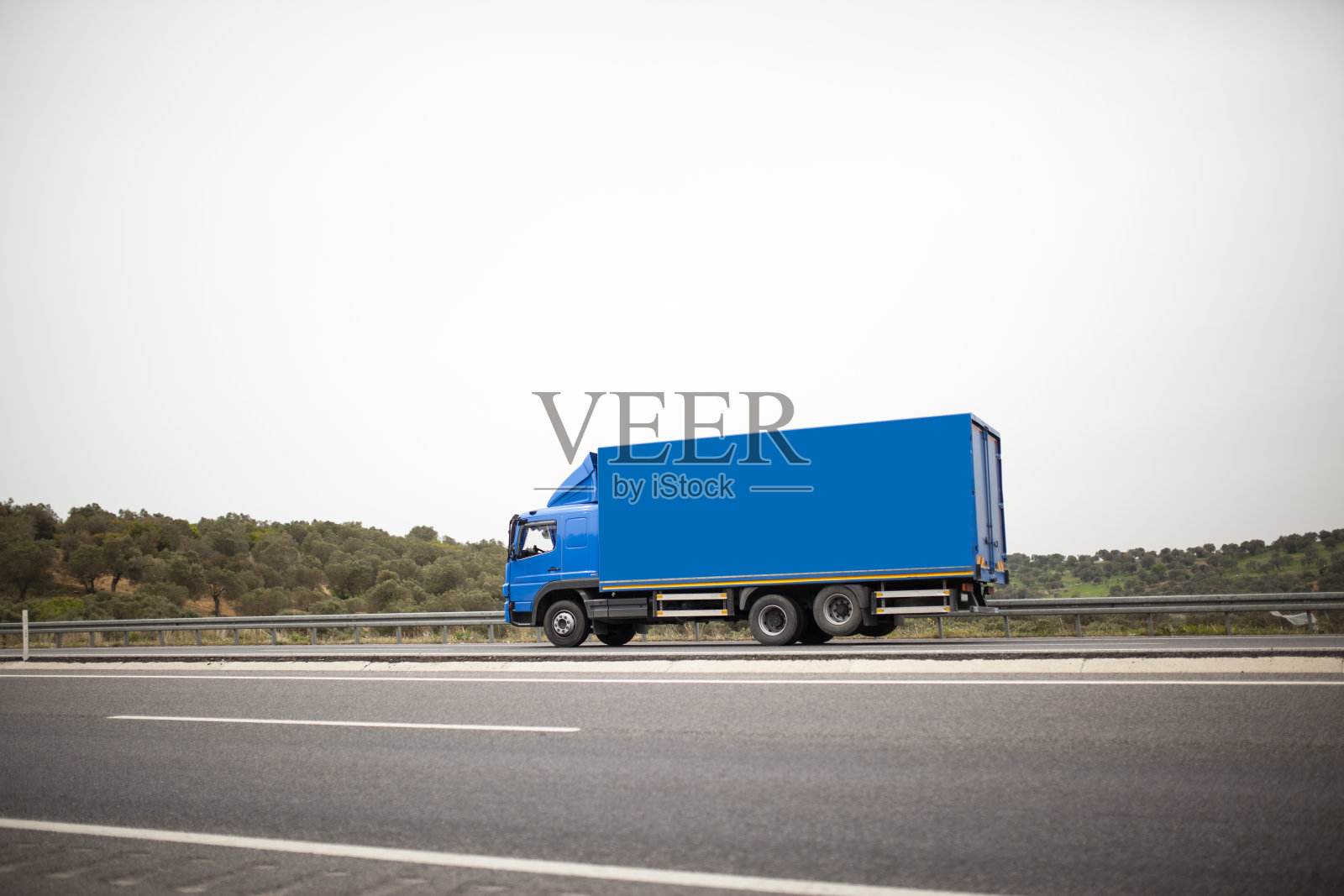 蓝色的运货卡车照片摄影图片