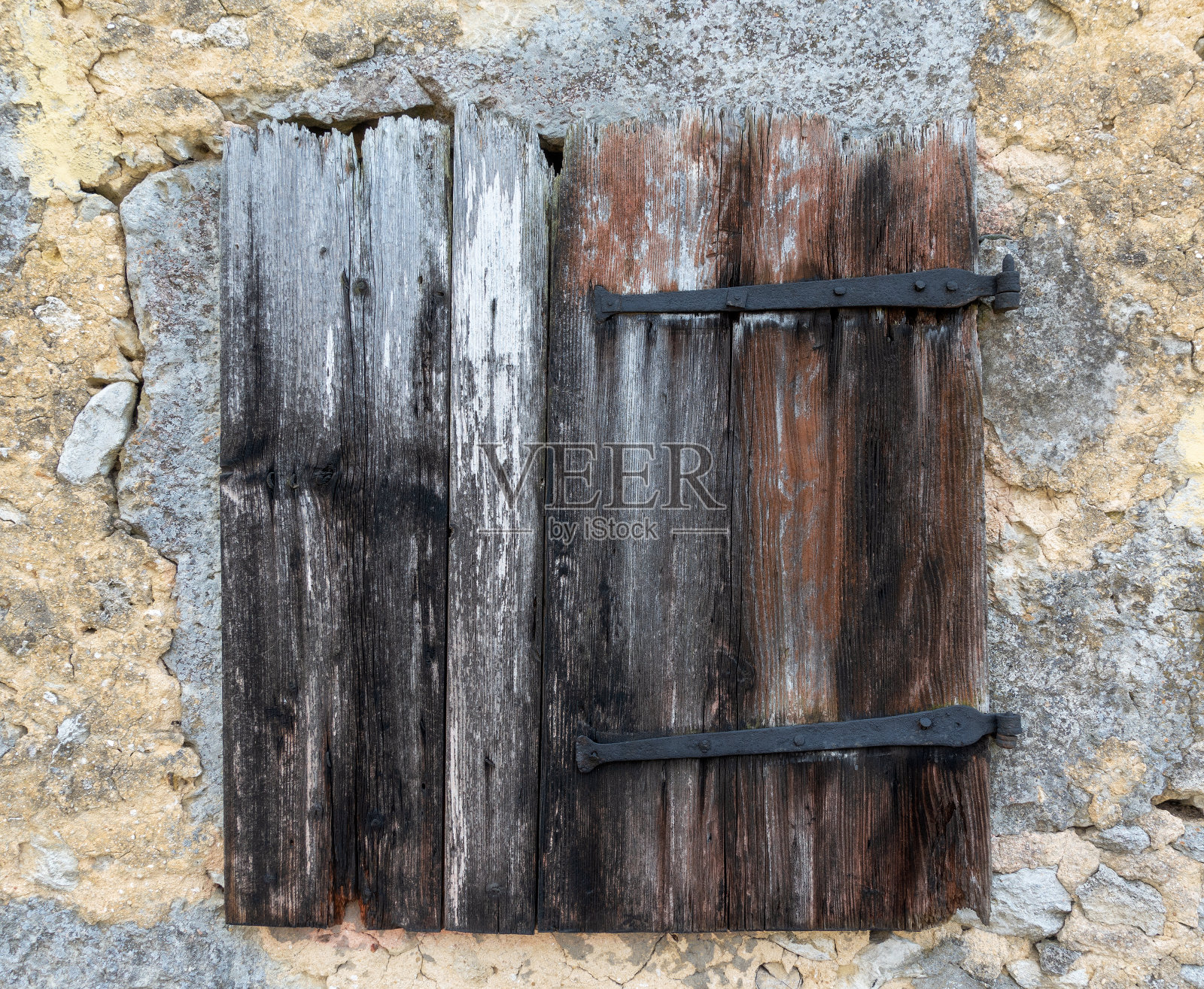 非常古老的，关闭的百叶窗照片摄影图片