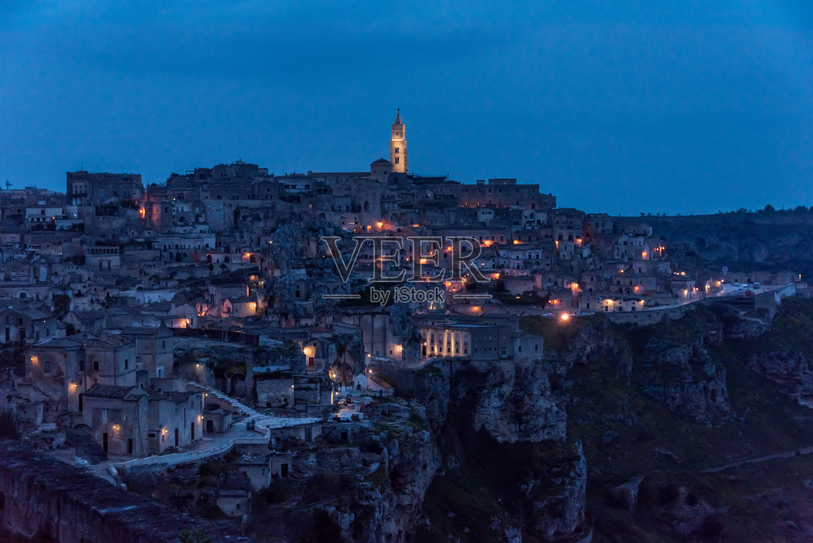 2019年意大利欧洲文化之都马泰拉古城夜景拍摄照片摄影图片