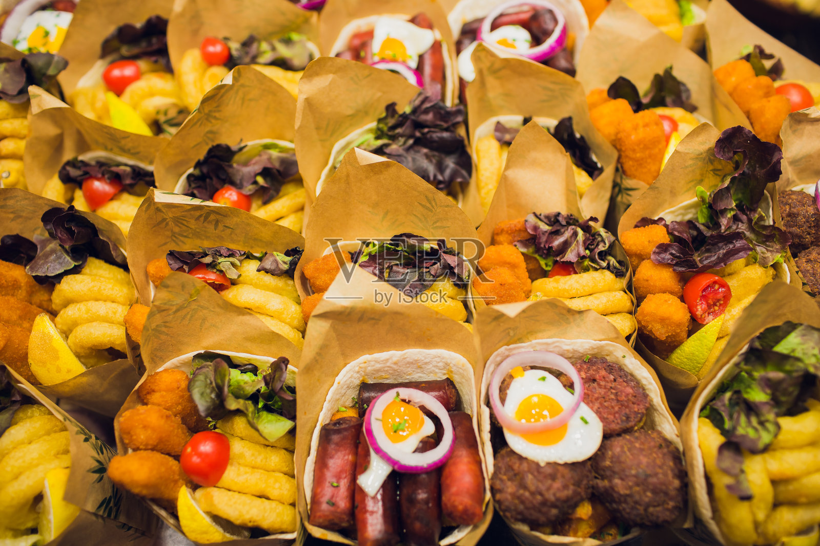 gyeran - bang或鸡蛋面包是著名的街头小吃。照片摄影图片