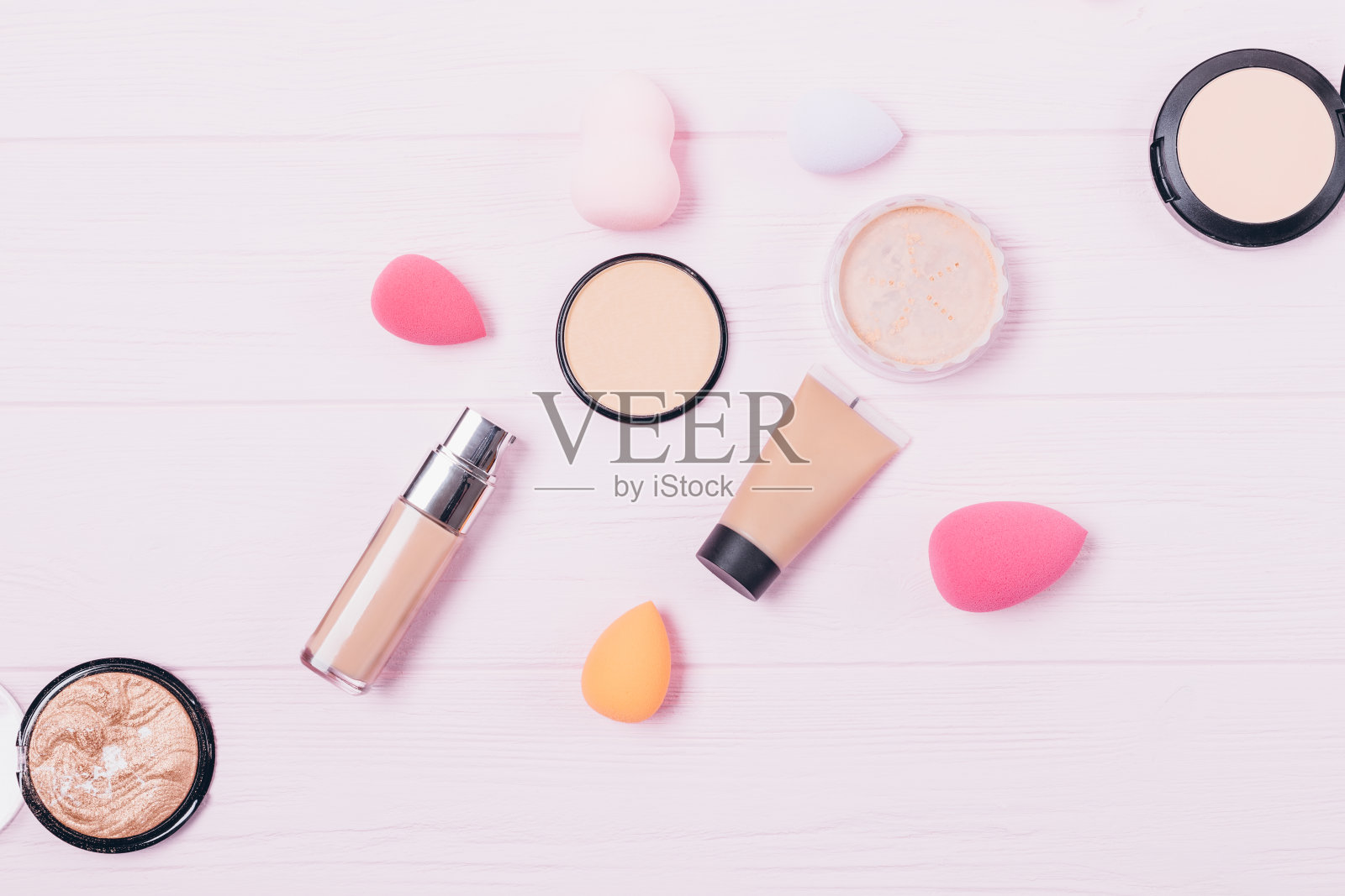 用于光滑肤色和海绵的化妆品照片摄影图片